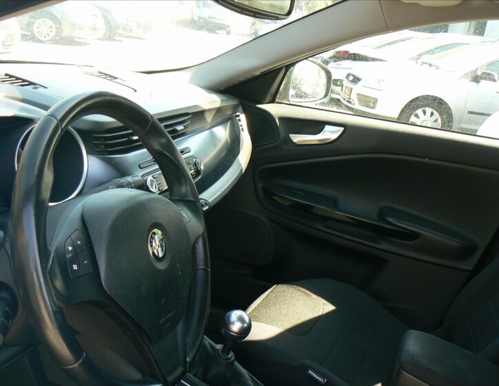 Alfa Romeo Giulietta 10