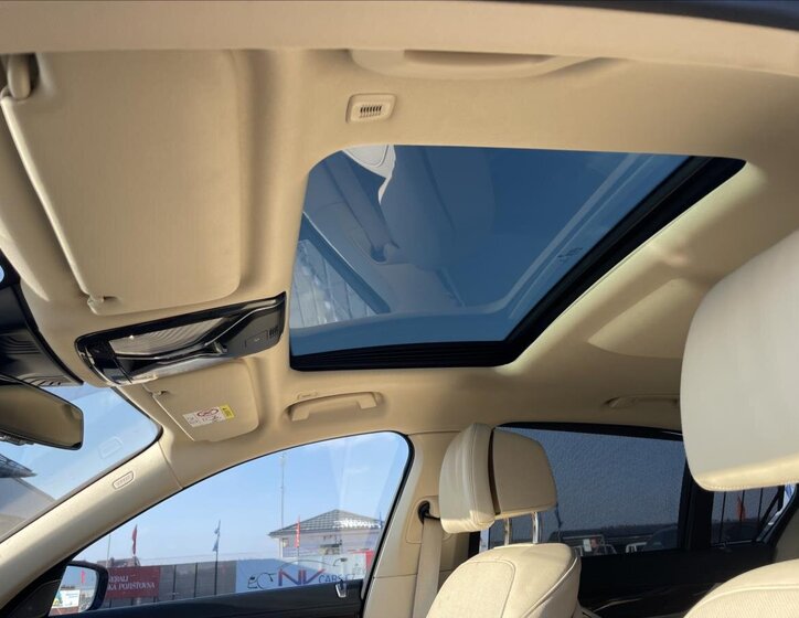 BMW Řada 7 Sedan 3,0 l 210 kw