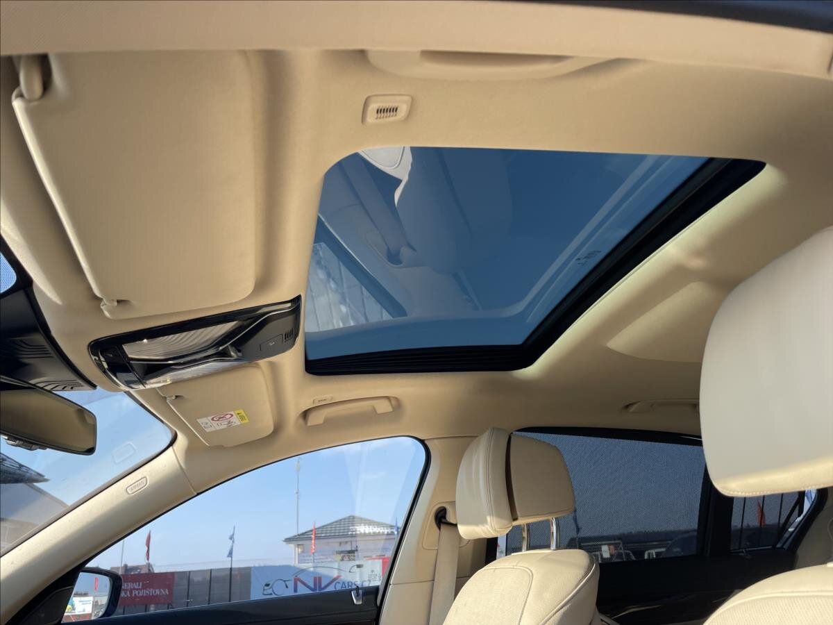 BMW Řada 7 Sedan 3,0 l 210 kw