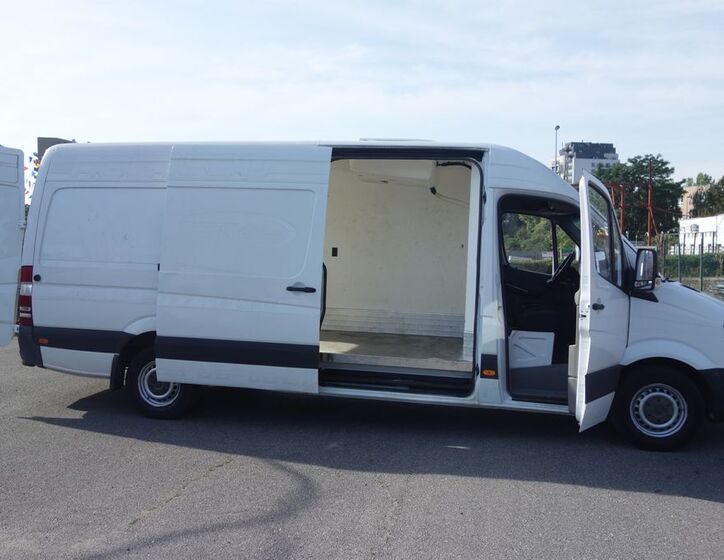 Mercedes-Benz Sprinter 16
