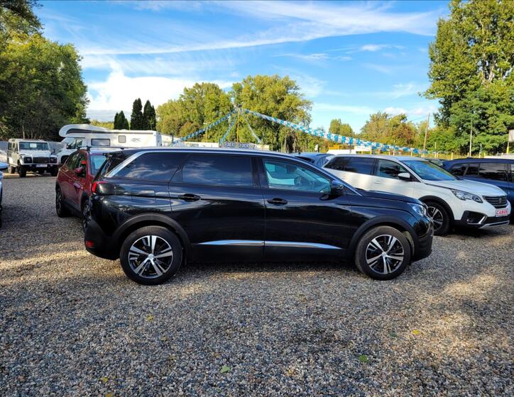 Peugeot 5008 4