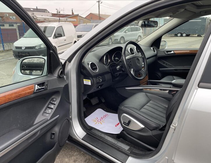 Mercedes-Benz Třídy M SUV / Terénní 3,5 l 200 kw