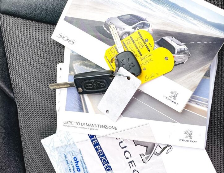 Peugeot 308 Hatchback 1,6 l 147 kw