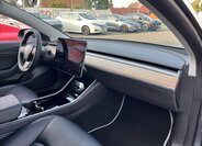 Tesla Model 3 Ostatní 0,0 239 kw