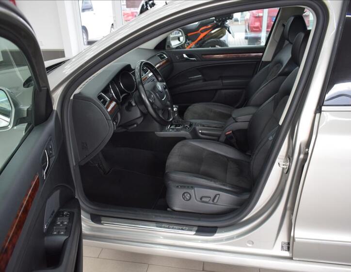 Škoda Superb 10
