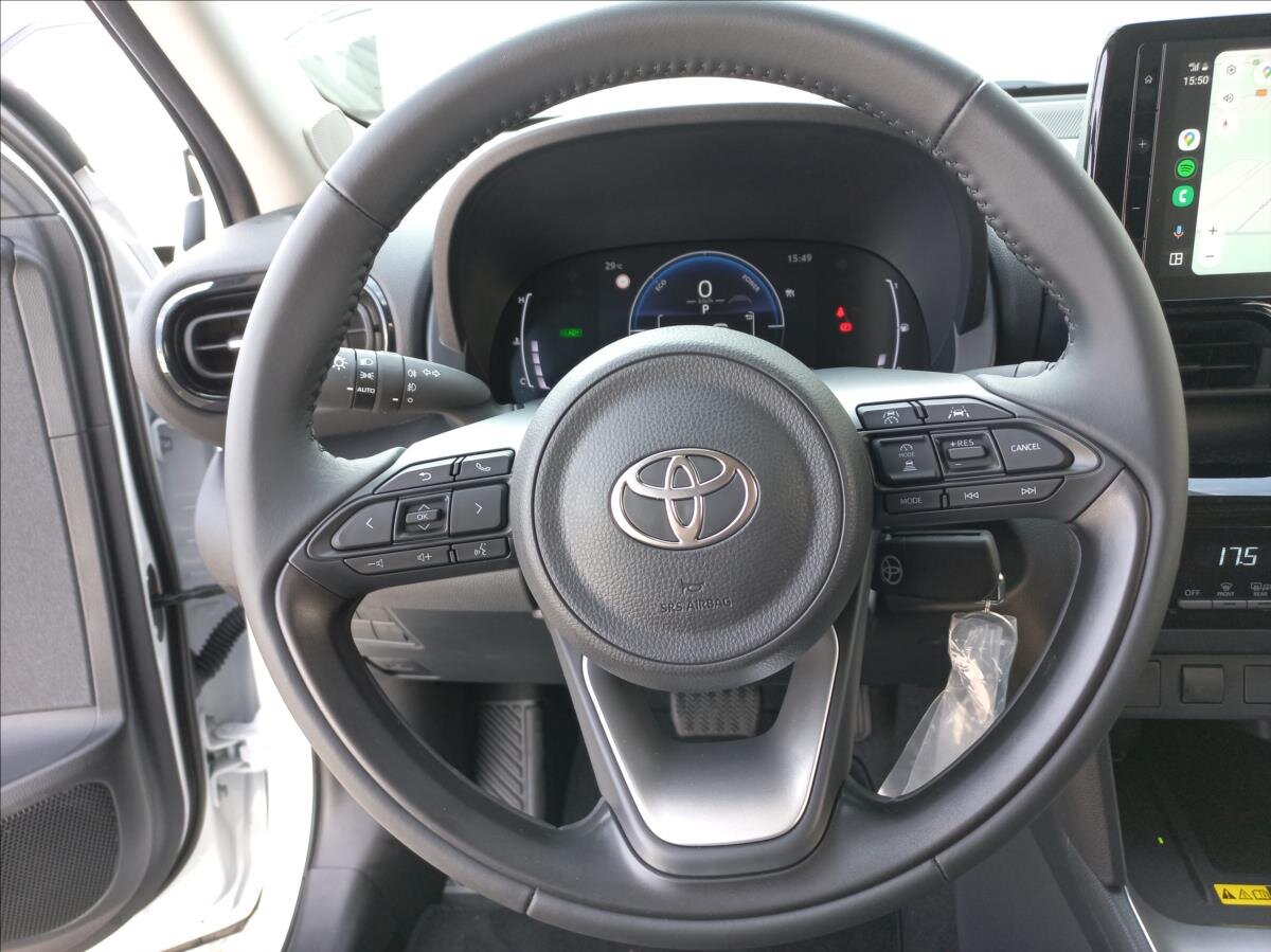 Toyota Yaris Cross CUV / Crossover 1,5 l 68 kw