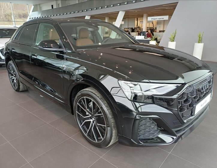 Audi Q8 SUV / Terénní 3,0 l 210 kw