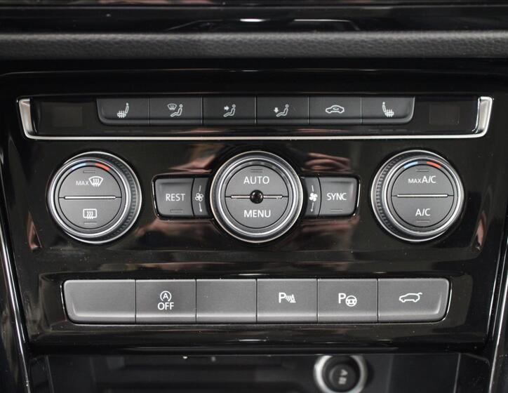 Volkswagen Touran 24