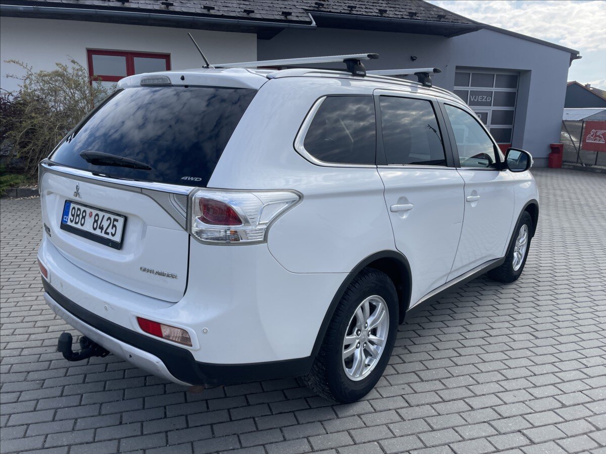 Mitsubishi Outlander SUV / Terénní 2,3 l 110 kw