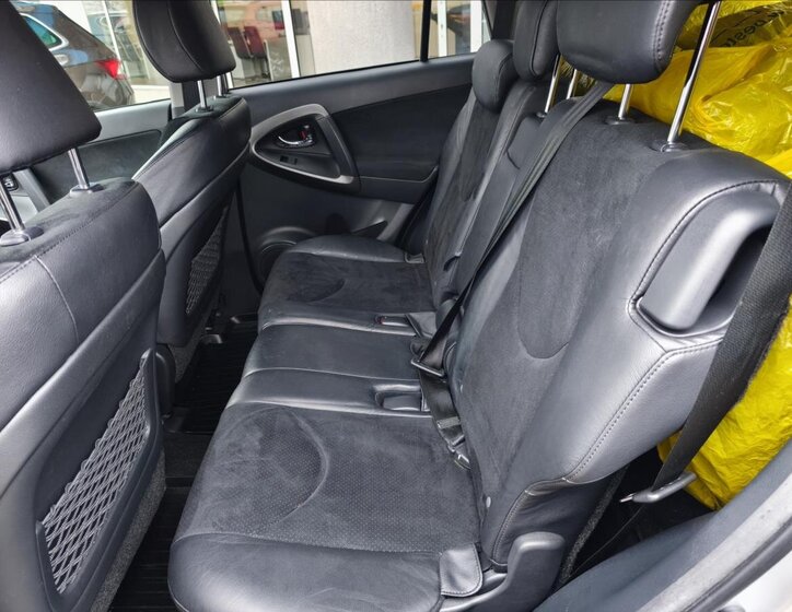 Toyota RAV4 Kombi 2,0 l 116 kw