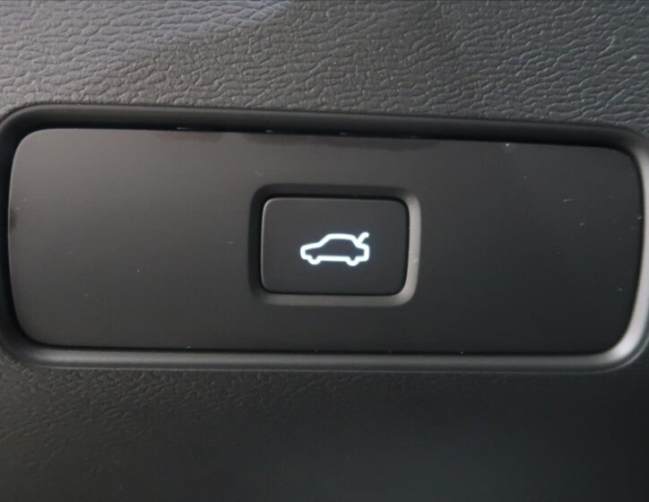 Volvo XC40 Kombi 2,0 l 145 kw