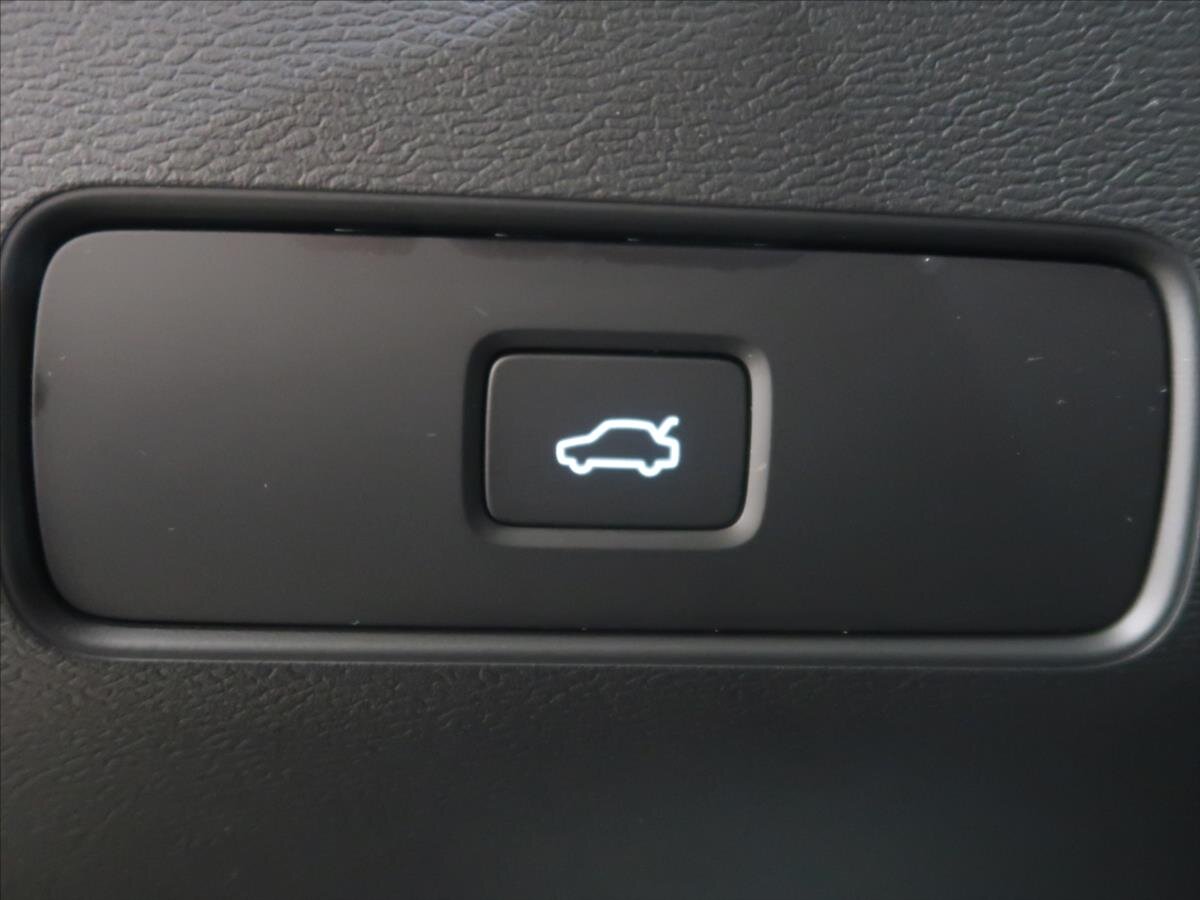 Volvo XC40 Kombi 2,0 l 145 kw