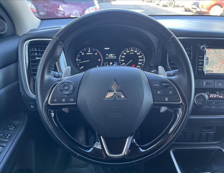 Mitsubishi Outlander SUV / Terénní 2,3 l 110 kw