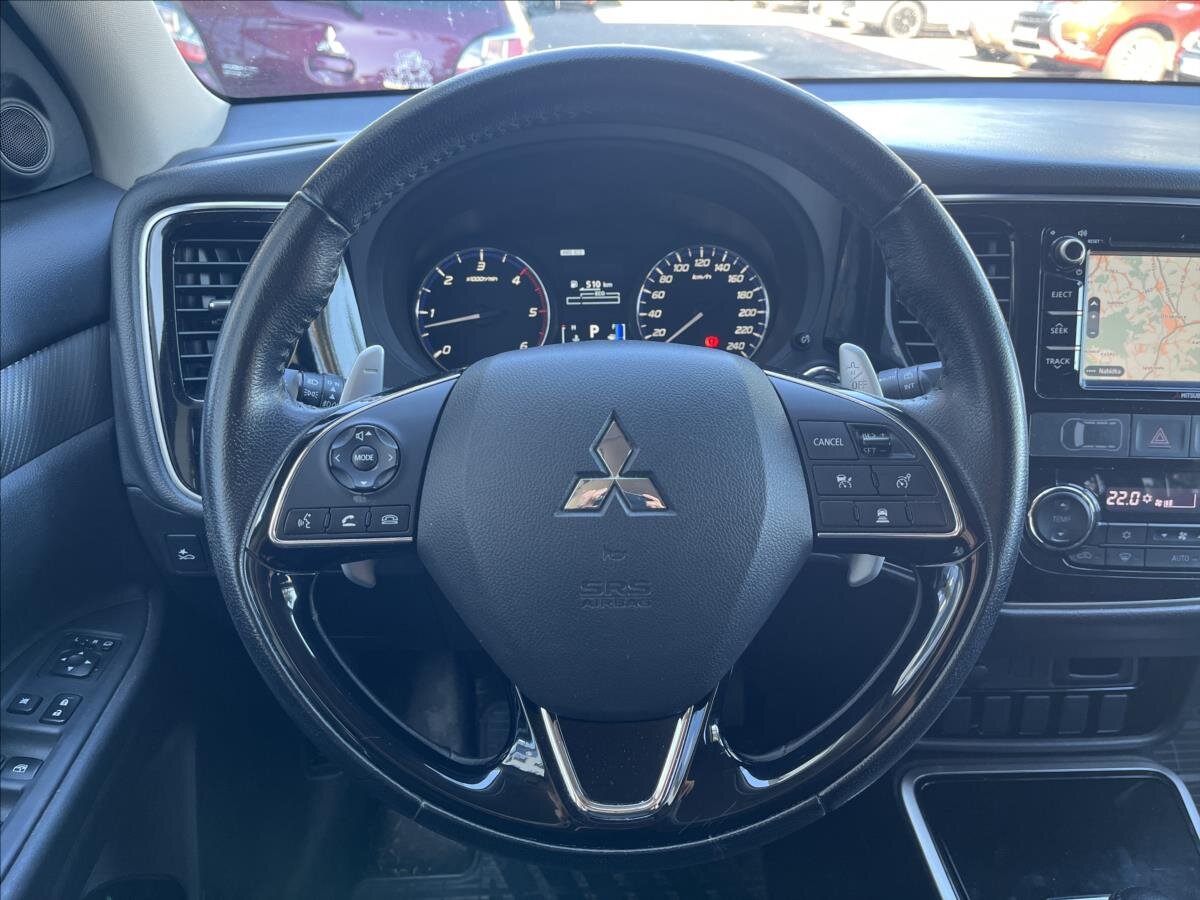 Mitsubishi Outlander SUV / Terénní 2,3 l 110 kw