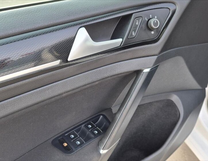 Volkswagen Golf Kombi 1,6 l 77 kw