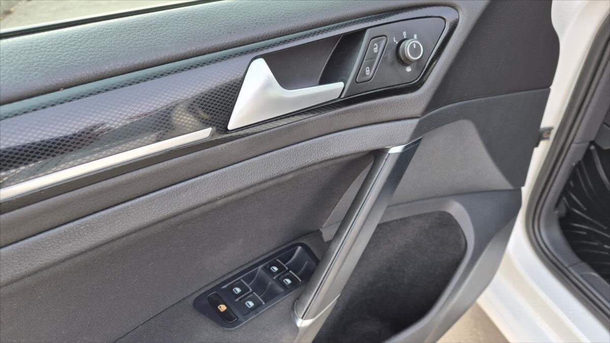 Volkswagen Golf Kombi 1,6 l 77 kw