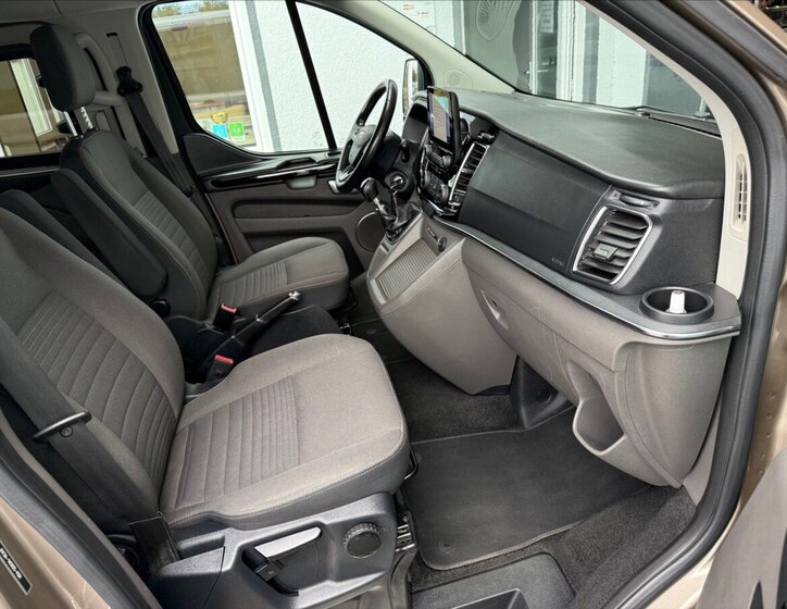 Ford Tourneo Custom MPV 2,0 l 96 kw