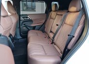 Mitsubishi Outlander SUV 2,4 l 225 kw