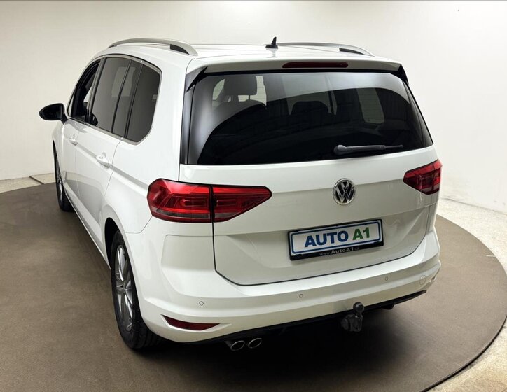 Volkswagen Touran 6