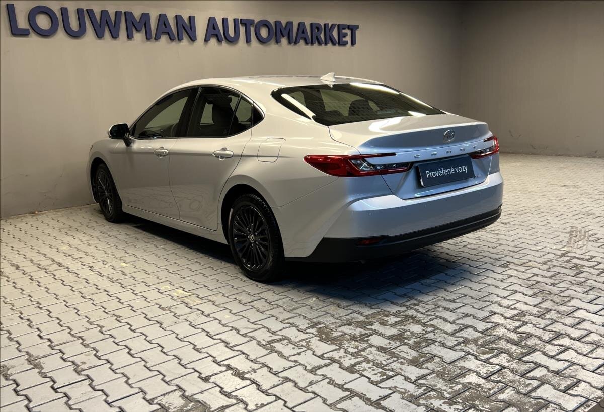 Toyota Camry Sedan 2,5 l 137 kw