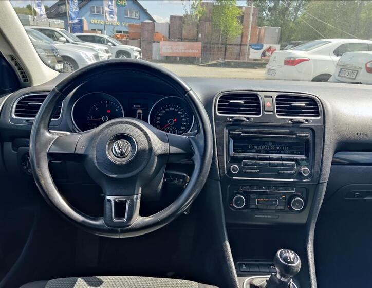 Volkswagen Golf 9