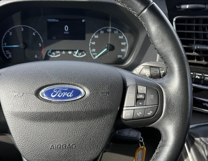 Ford Tourneo Custom MPV 2,0 l 136 kw