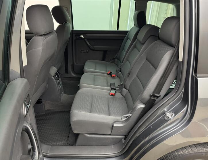 Volkswagen Touran 24