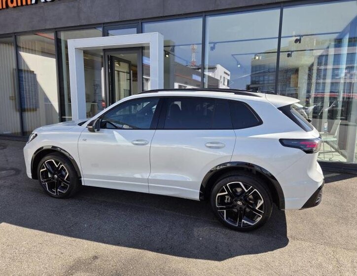 Volkswagen Tiguan SUV 2,0 l 195 kw