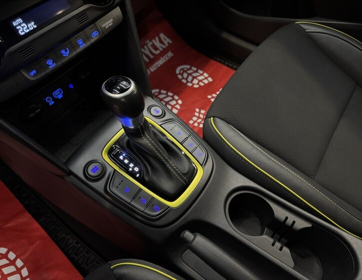 Hyundai Kona SUV / Terénní 1,6 l 130 kw