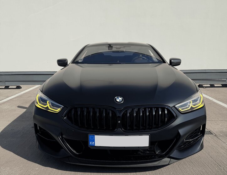 BMW M8 Kupé 4,4 l 390 kw