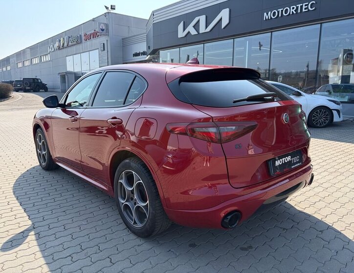 Alfa Romeo Stelvio SUV / Terénní 2,0 l 206 kw