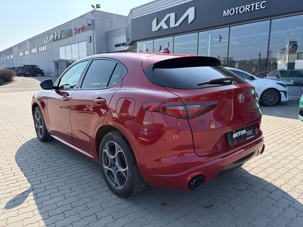 Alfa Romeo Stelvio SUV / Terénní 2,0 l 206 kw