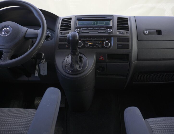 Volkswagen Caravelle 15