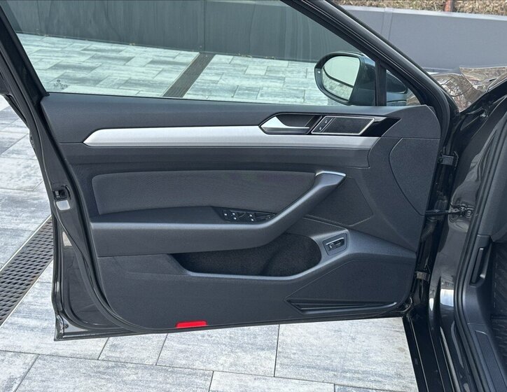 Volkswagen Passat Kombi 1,4 l 110 kw