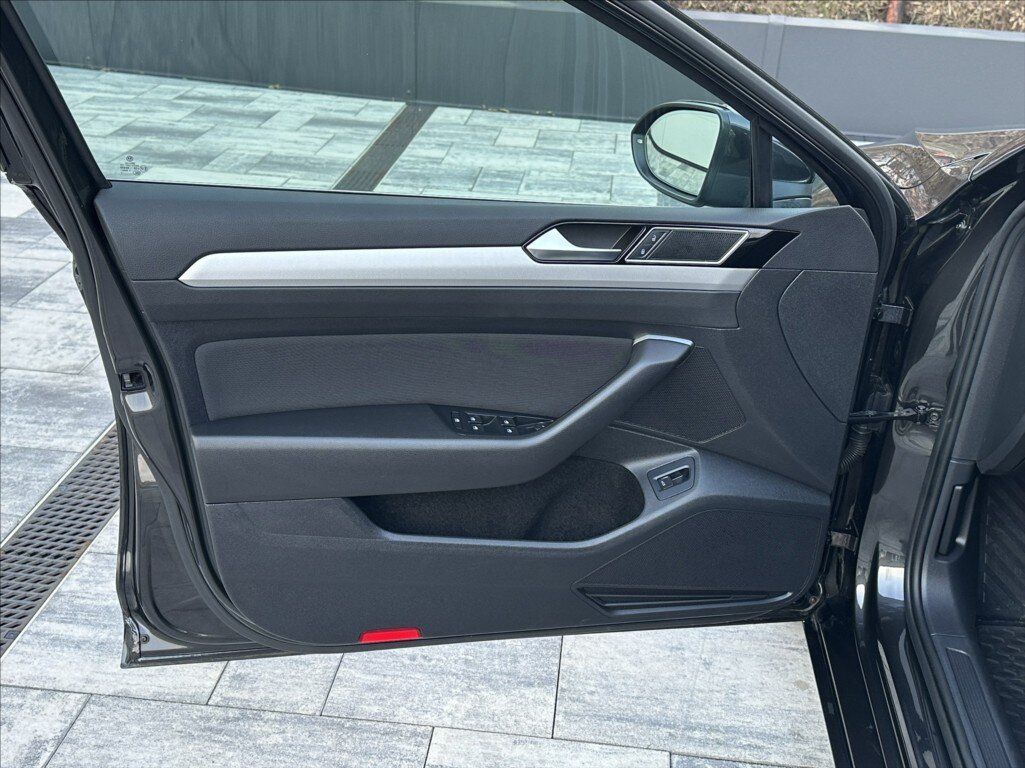 Volkswagen Passat Kombi 1,4 l 110 kw