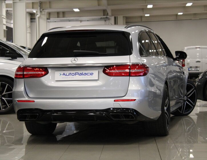 Mercedes-Benz Třídy E Kombi 4,0 l 450 kw