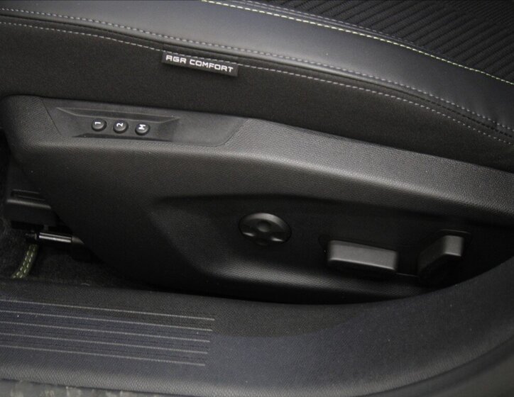 Peugeot 308 Kombi 1,2 l 96 kw