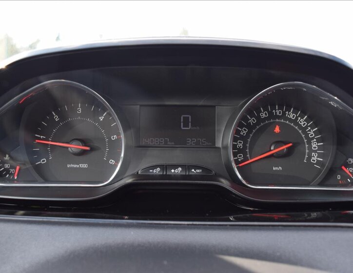 Peugeot 208 Hatchback 1,4 l 50 kw