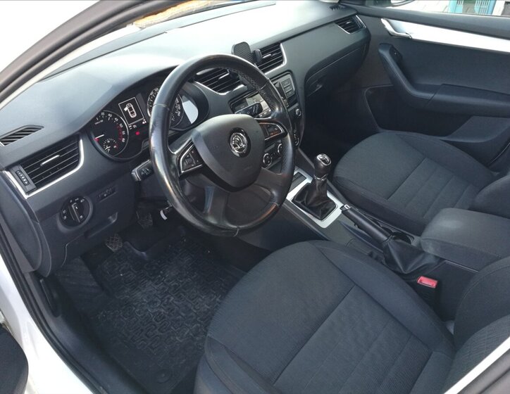 Škoda Octavia Sedan / Limuzína 1,6 l 77 kw