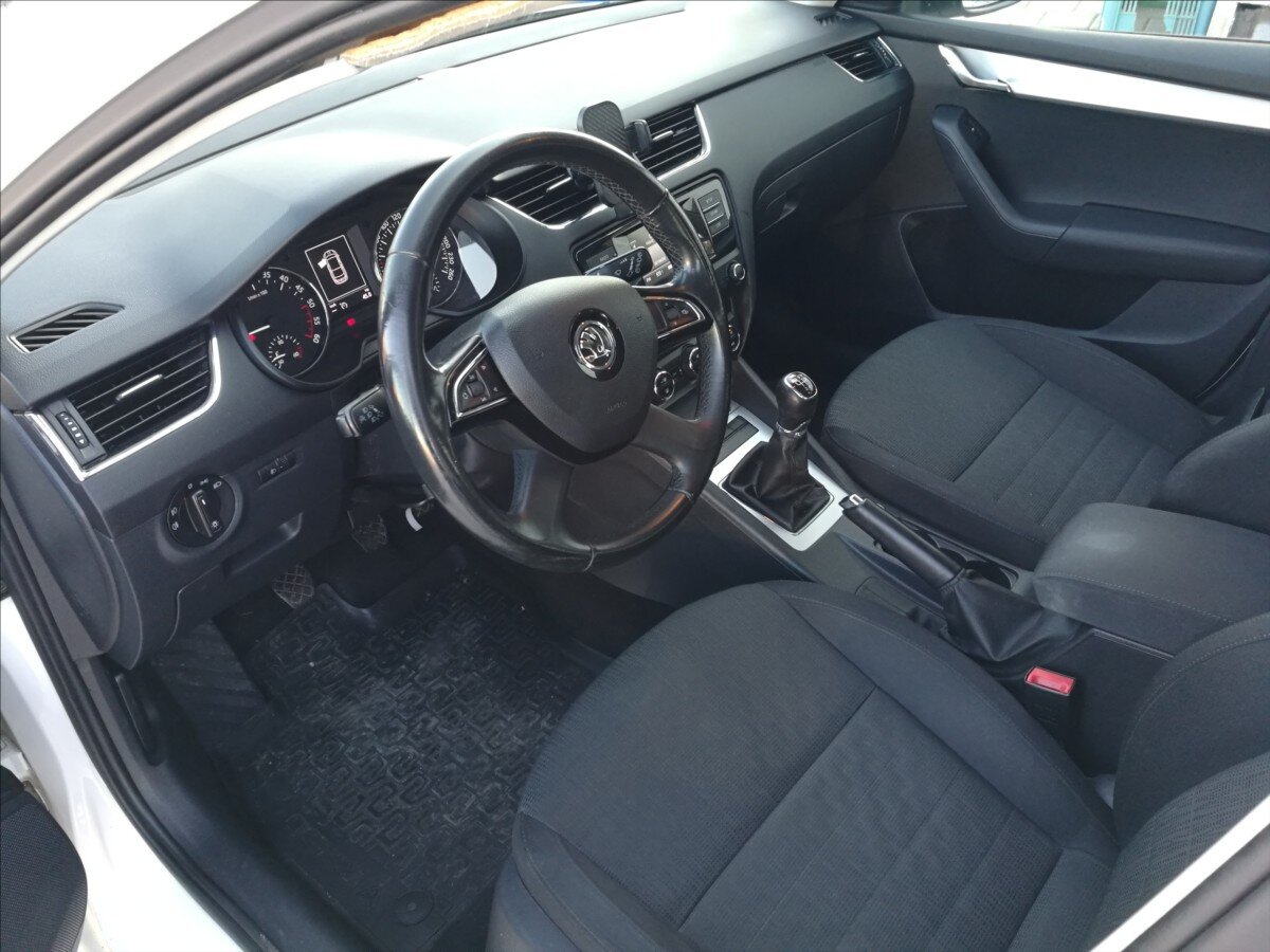 Škoda Octavia Sedan / Limuzína 1,6 l 77 kw