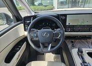 Lexus LM 350h VAN / Minibus 2,5 l 140 kw