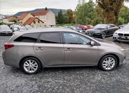 Toyota Auris Kombi 2,0 l 91 kw
