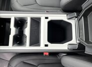 Land Rover Defender 28