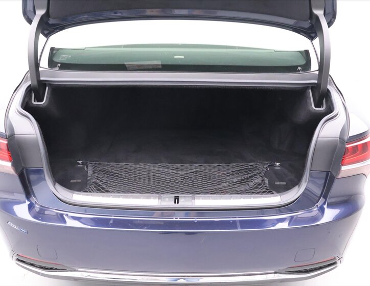 Lexus LS 500h Sedan / Limuzína 3,5 l 220 kw