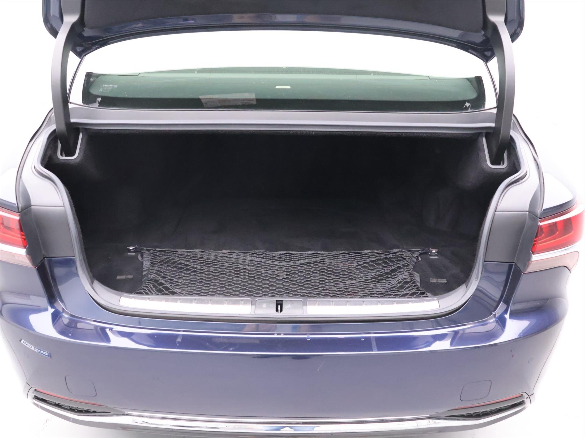 Lexus LS 500h Sedan / Limuzína 3,5 l 220 kw