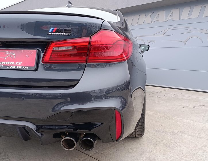 BMW M5 Sedan 4,4 l 460 kw