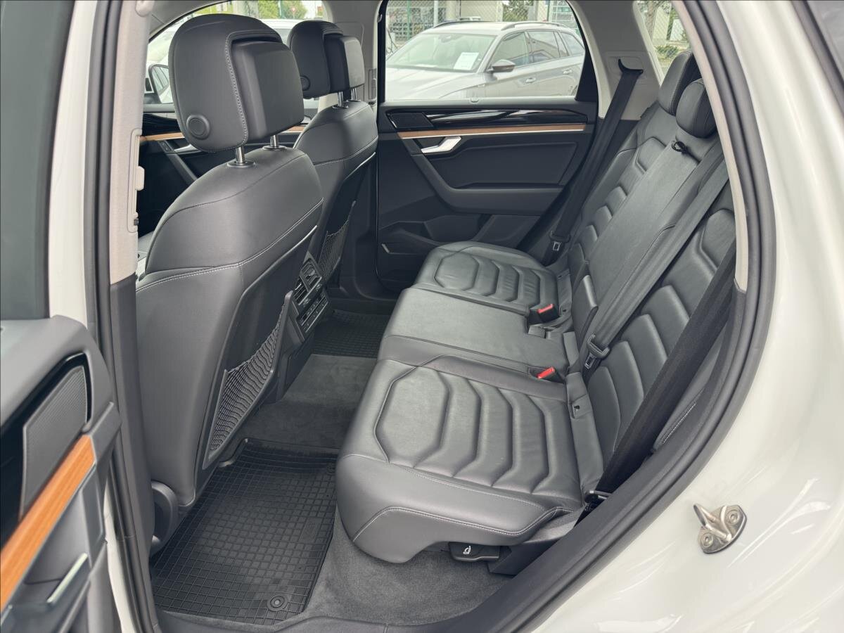 Volkswagen Touareg SUV / Terénní 3,0 l 170 kw