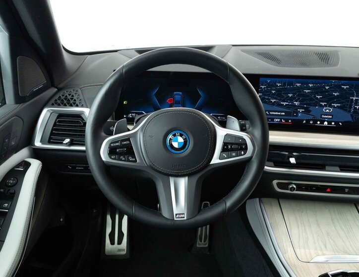 BMW X5 SUV 3,0 l 360 kw