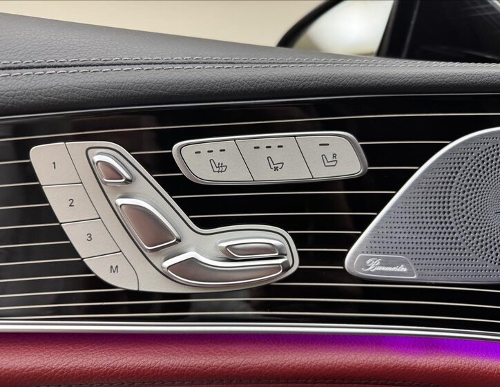 Mercedes-Benz CLS Sedan 3,0 l 320 kw