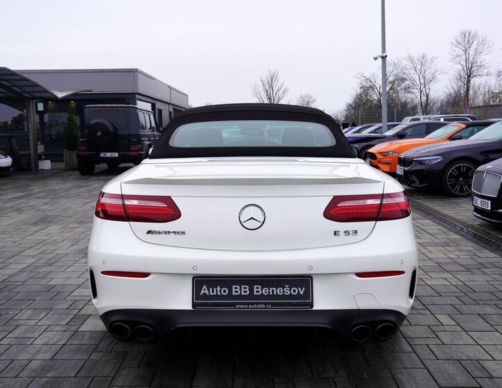 Mercedes-Benz Třídy E 5